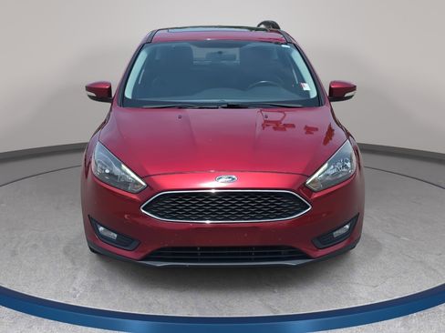 Used 2015 Ford Focus SE w/ Equipment Group 201A FWD image 2