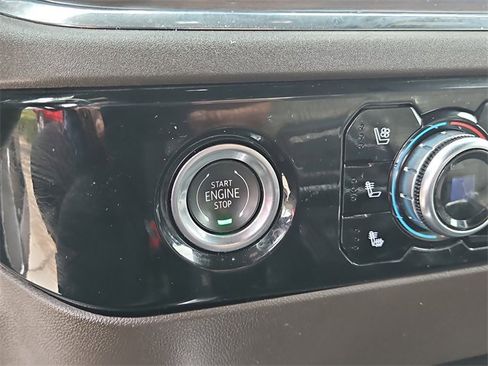 Used 2023 GMC Sierra 1500 SLT w/ SLT Premium Package image 28