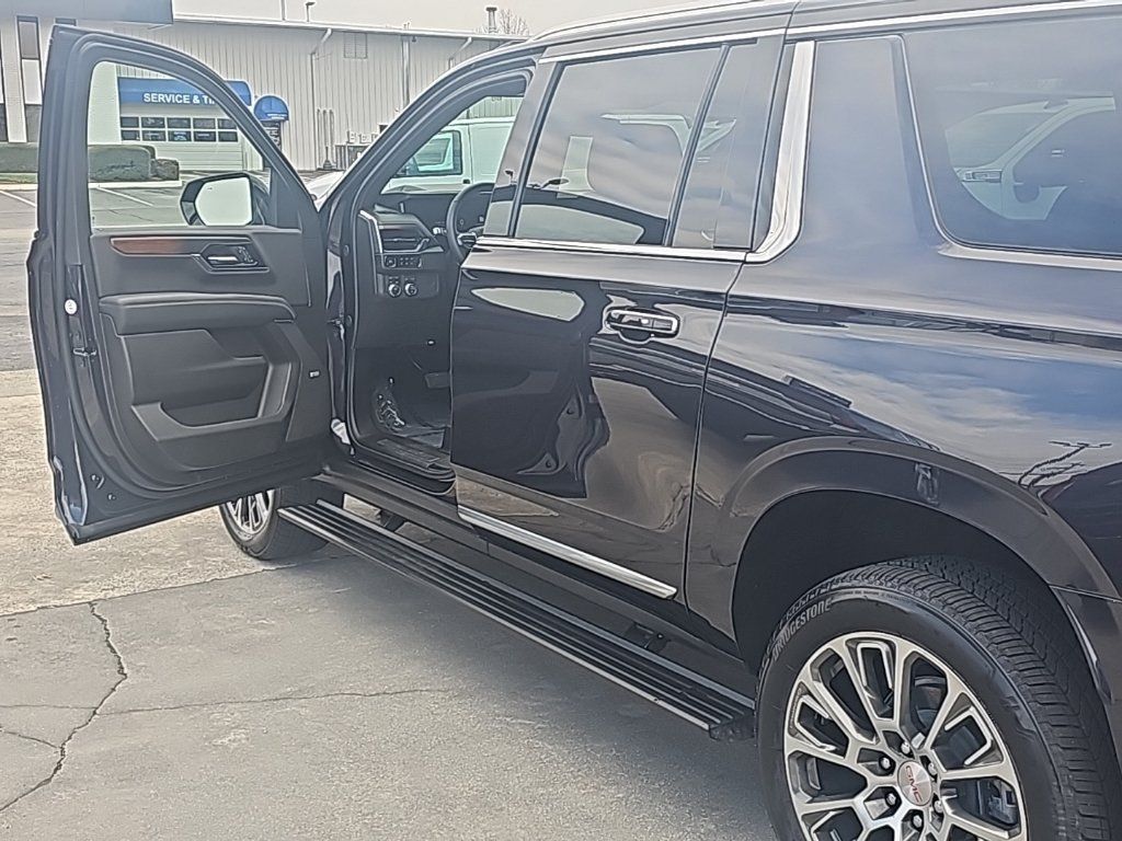 Used 2026 GMC Yukon XL Denali w/ Sun & Power Step Package AWD/4WD image 18