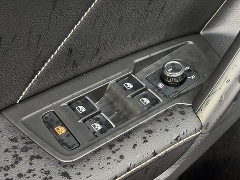 Used 2022 Volkswagen Tiguan SE R-Line AWD/4WD image 22