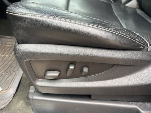 Used 2015 Chevrolet Suburban LTZ image 12