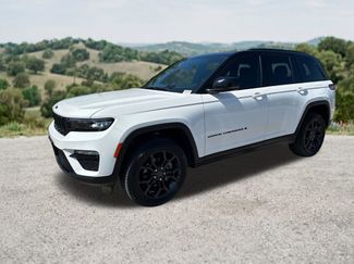 Used 2025 Jeep Grand Cherokee Limited AWD/4WD video 3