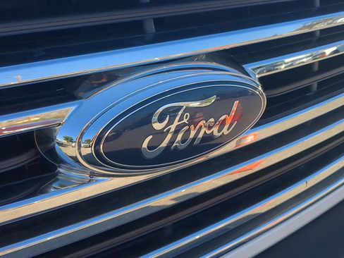 Used 2016 Ford Transit 350 XLT image 32