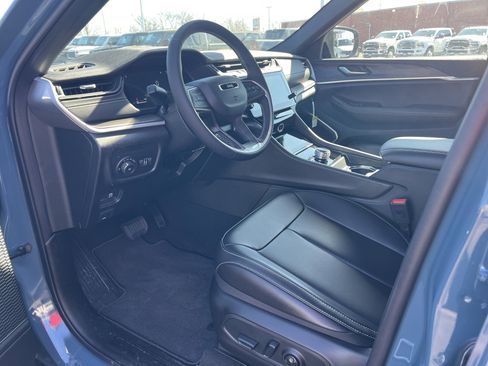 New 2026 Jeep Grand Cherokee Limited w/ Limited Altitude Package AWD/4WD image 12