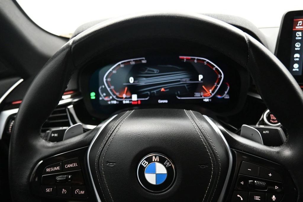 Used 2023 BMW 540i w/ Convenience Package RWD image 17