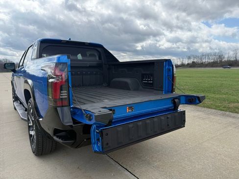 Used 2025 Chevrolet Silverado EV RST image 6