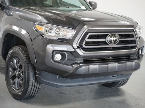 Certified 2023 Toyota Tacoma SR5 image 4