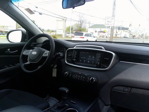 Used 2019 Kia Sorento AWD image 24