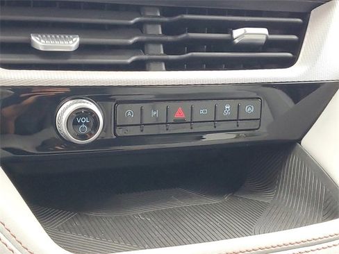 Used 2025 Ford Explorer Active w/ Active Comfort Package image 26