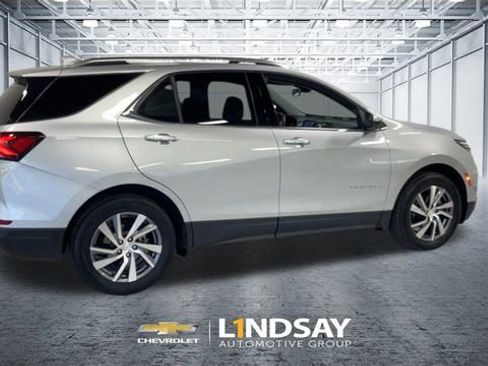 Used 2022 Chevrolet Equinox Premier AWD/4WD image 2