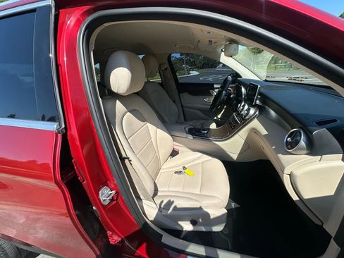 Used 2018 Mercedes-Benz GLC 300 4MATIC w/ Premium Package image 26