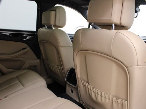 Certified 2021 Porsche Macan S AWD/4WD image 41
