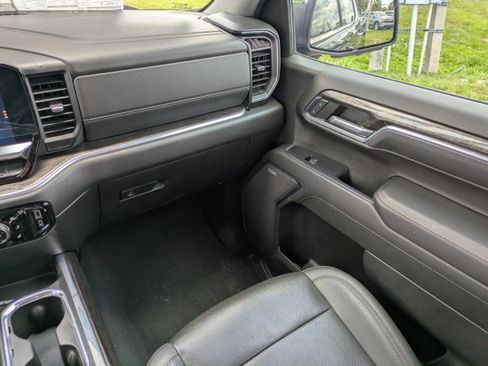 Used 2022 Chevrolet Silverado 1500 LTZ w/ LTZ Premium Package RWD image 16