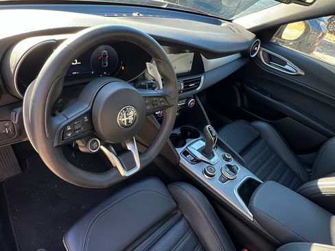 Used 2025 Alfa Romeo Giulia AWD w/ Veloce Package AWD image 26