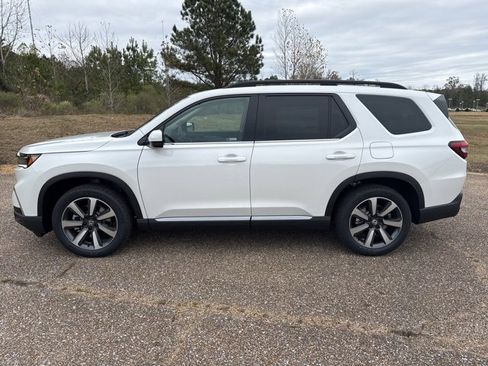 New 2025 Honda Pilot Touring image 5