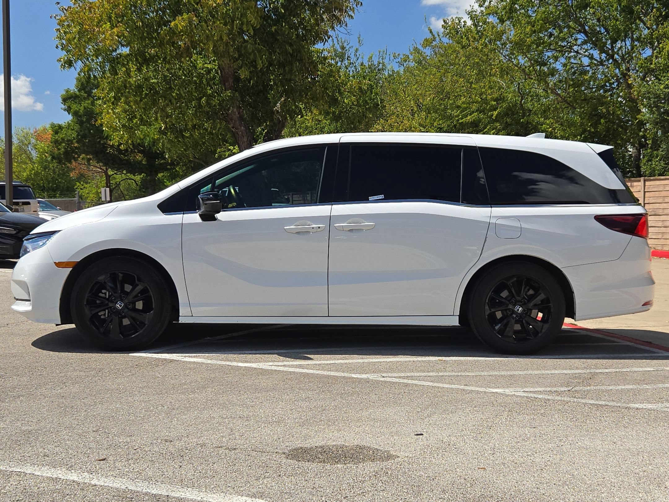 Used 2023 Honda Odyssey Sport image 6