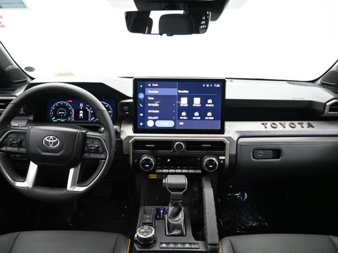 Used 2024 Toyota Tacoma Trailhunter image 33