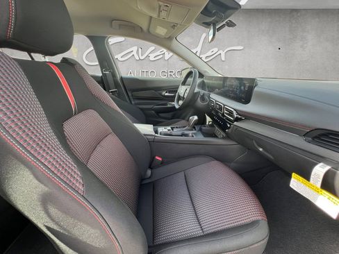 New 2026 Nissan Sentra SR w/ Floor Mat Package FWD image 25