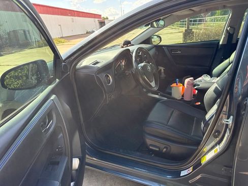 Used 2017 Toyota Corolla XSE w/ Carpet Mat Package (TMS) FWD image 9