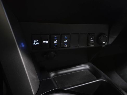Used 2016 Toyota RAV4 Limited image 28