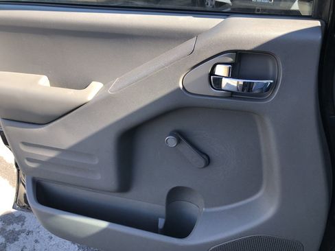 Used 2019 Nissan Frontier S image 12