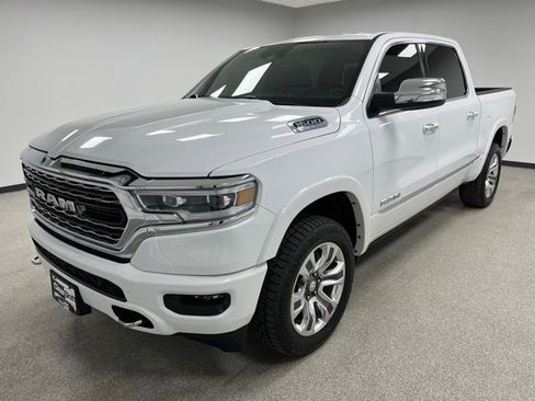 Used 2022 RAM 1500 Limited w/ Body Color Bumper Group AWD/4WD image 4