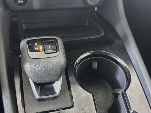 Used 2025 Nissan Rogue SV AWD/4WD image 23