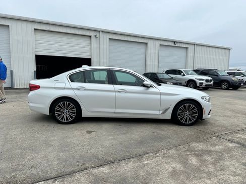 Used 2019 BMW 530e w/ Convenience Package image 4