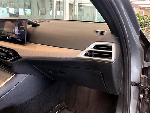 Used 2025 BMW 330i Sedan image 19