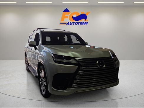Used 2023 Lexus LX 600 4WD w/ Accessory Package (Z1) image 5