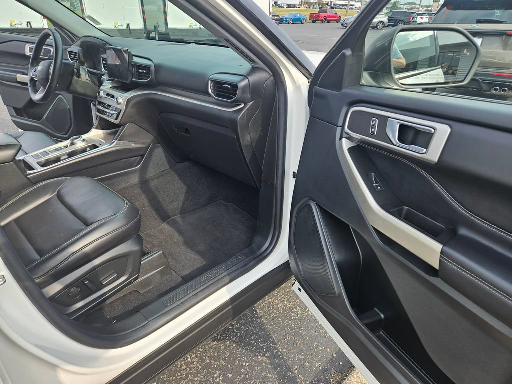 Used 2021 Ford Explorer XLT RWD image 23