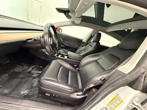 Used 2018 Tesla Model 3 Long Range RWD image 12