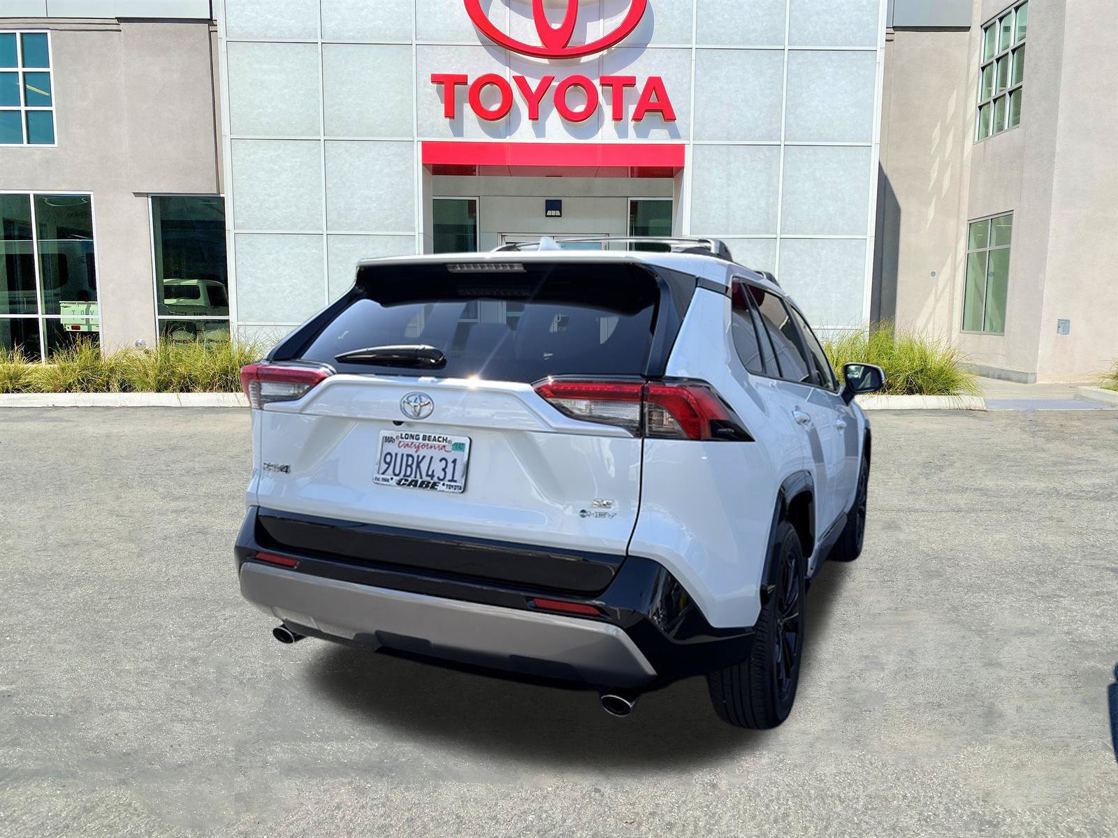 Used 2025 Toyota RAV4 SE w/ Convenience Package AWD/4WD image 9