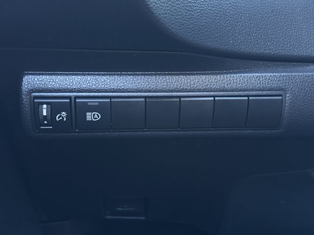 Certified 2025 Toyota Corolla LE FWD image 20