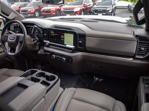Used 2025 GMC Sierra 1500 SLT image 27