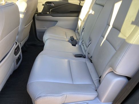 Used 2017 Honda Pilot EX-L image 16