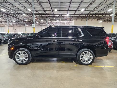 Used 2024 Chevrolet Tahoe High Country w/ Premium Package AWD/4WD image 7