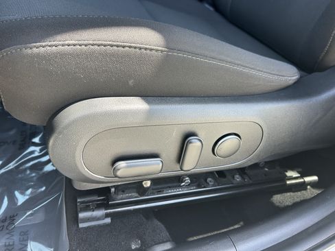Used 2025 Hyundai Kona SEL FWD image 17