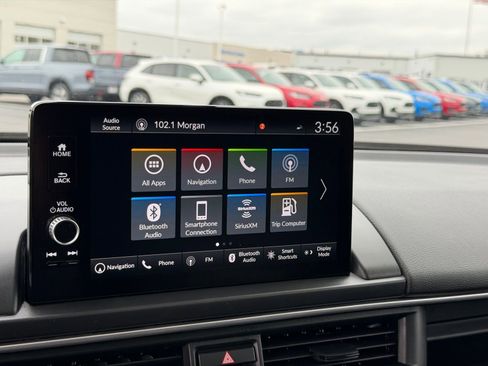 Used 2024 Honda Pilot Touring image 22