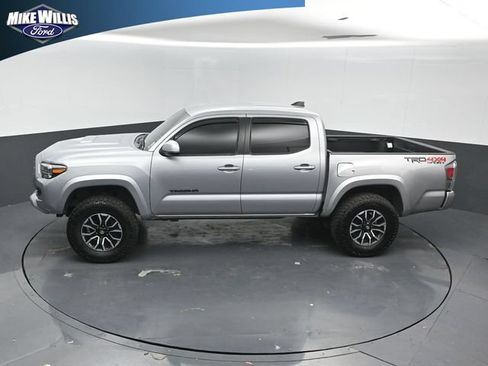 Used 2021 Toyota Tacoma TRD Sport w/ Technology Package AWD/4WD image 12