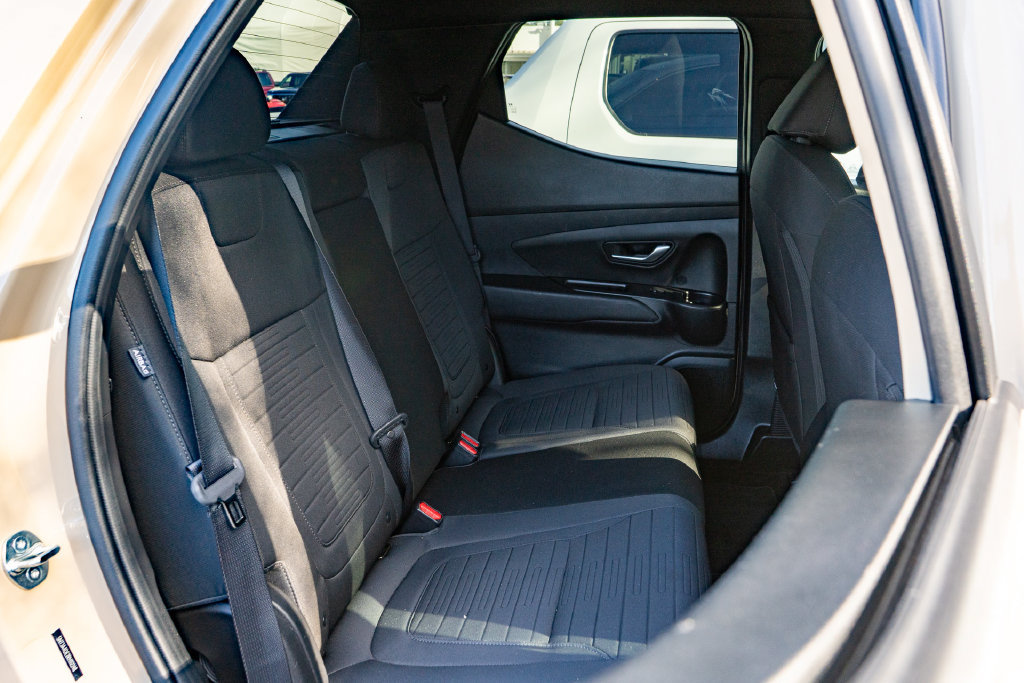 Used 2024 Hyundai Santa Cruz SE FWD image 15