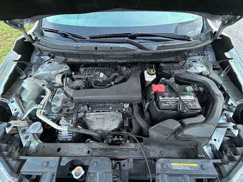 Used 2020 Nissan Rogue SV FWD image 12