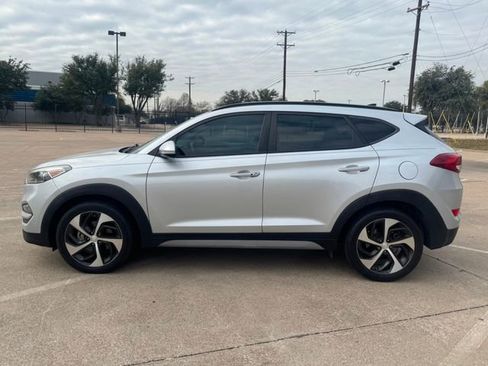 Used 2018 Hyundai Tucson Value w/ Cargo Package image 3
