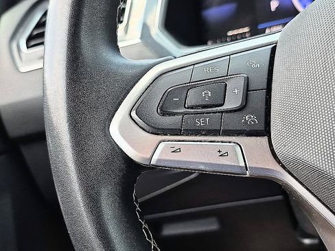 Used 2023 Volkswagen Tiguan SE R-Line FWD image 17