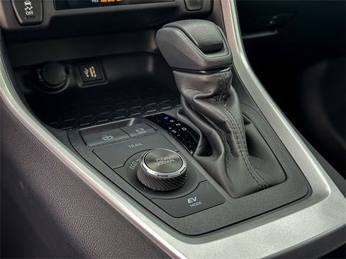 New 2025 Toyota RAV4 LE image 13