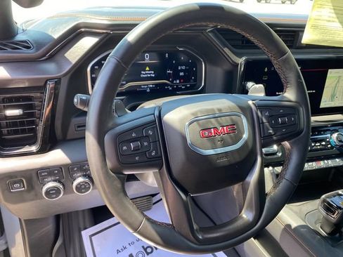 Used 2024 GMC Sierra 1500 AT4 w/ AT4 Premium Package AWD/4WD image 11