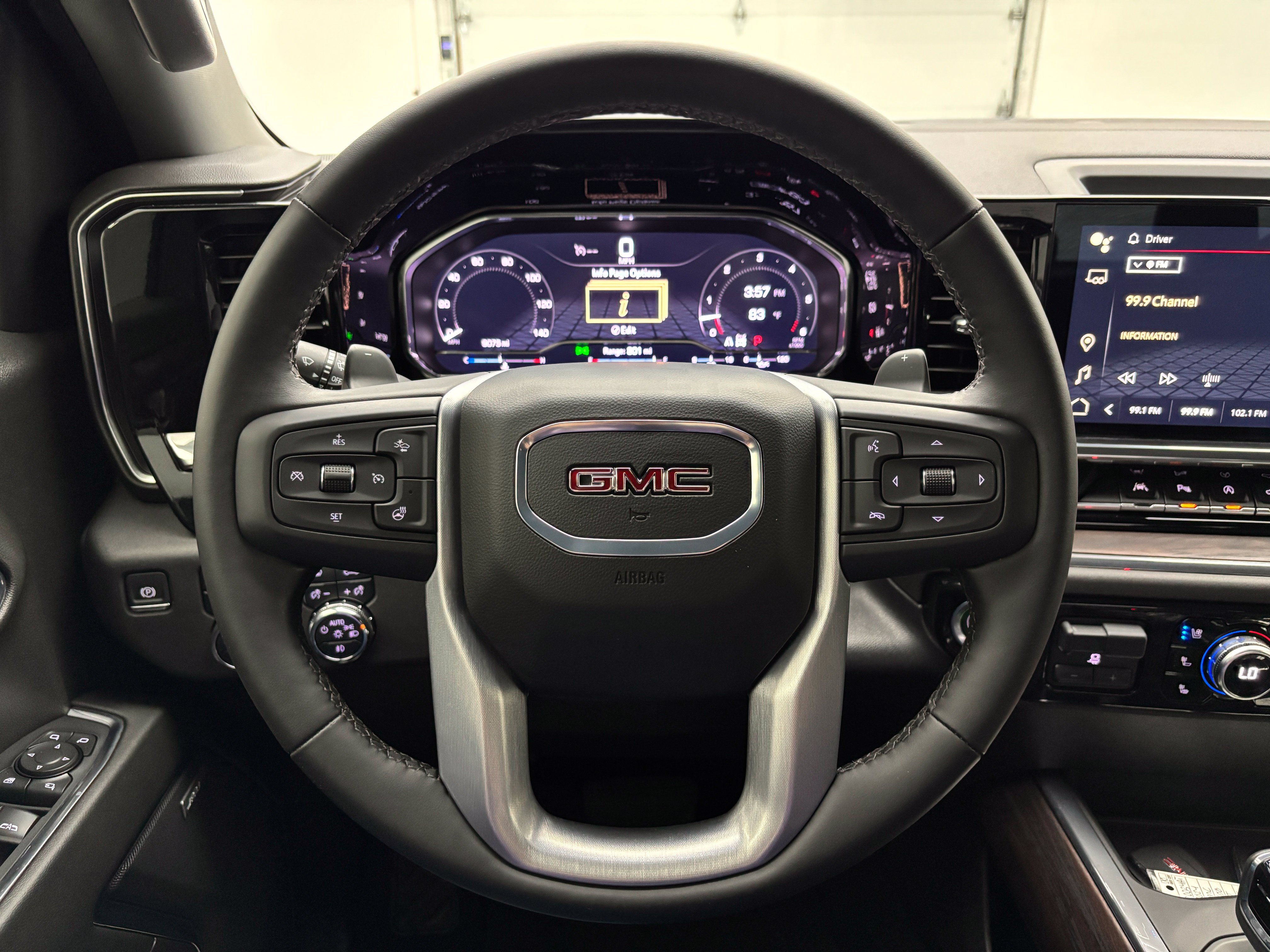 Used 2024 GMC Sierra 1500 SLT w/ SLT Convenience Package AWD/4WD image 17