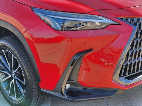 Used 2025 Lexus NX 250 FWD w/ Accessory Package (2T) image 5