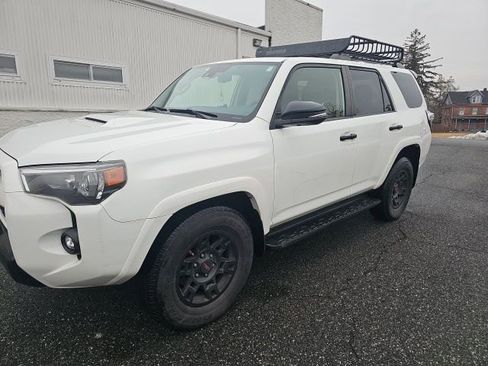Used 2021 Toyota 4Runner Venture w/ Moonroof Package image 3