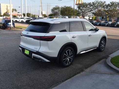 Used 2023 INFINITI QX60 Sensory w/ Vision Package AWD/4WD image 14